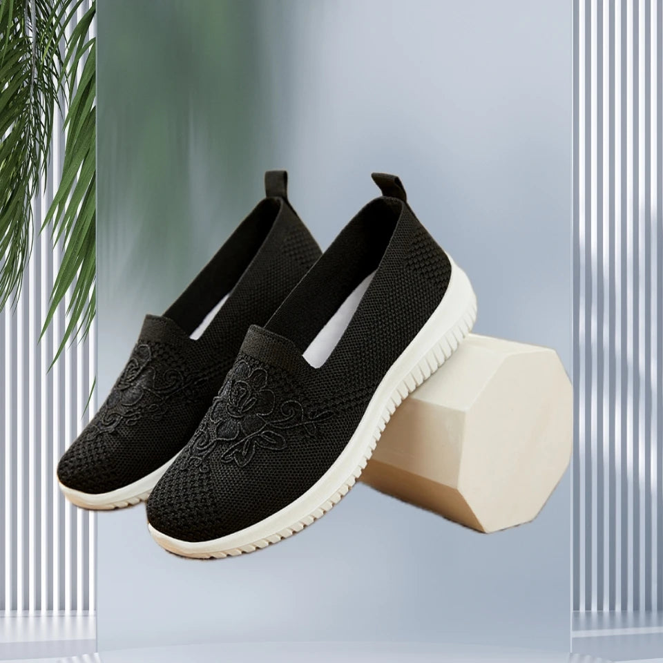 Women’s Breathable Hollow Flat Shoes